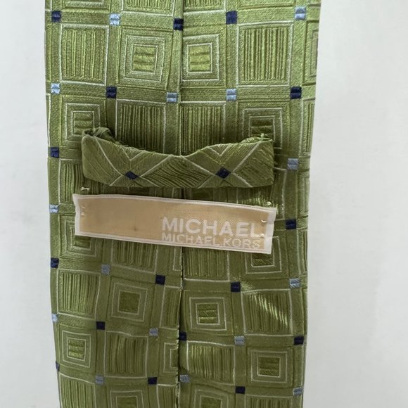 Michael Kors Men’s Necktie 3 ¾” Green Silk Textured Squares & Blue Dots - Picture 9 of 11